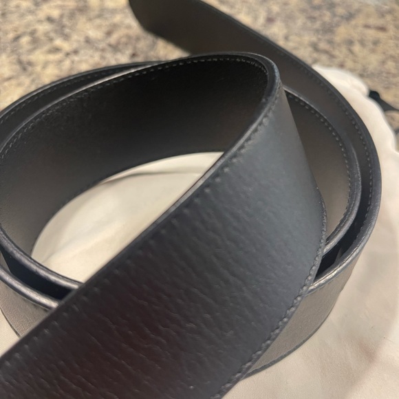 Gucci black leather belt, gold buckle, excellent condition, with dust bag - Picture 3 of 6